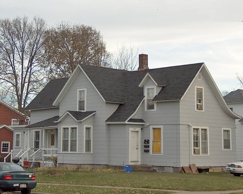 1503 Farwell Street South Eau Claire