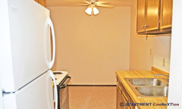 Kitchen & Dining Area