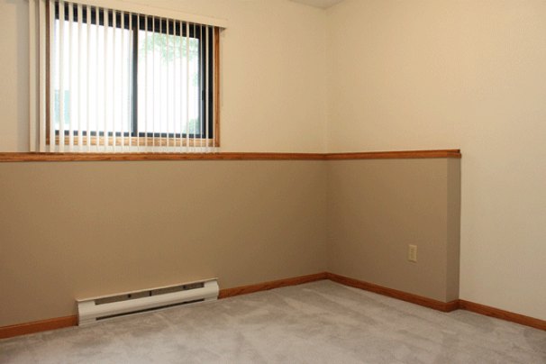 Queen Bedroom 3