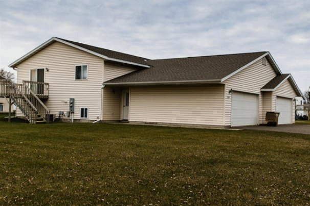 Deck, Large Yard, Attached Garage