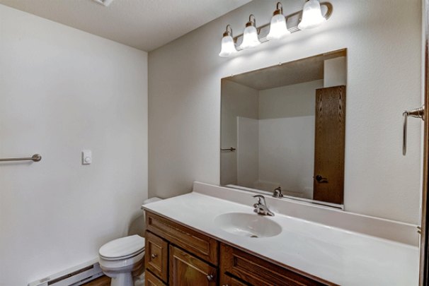 Full Bathroom with Tub/Shower