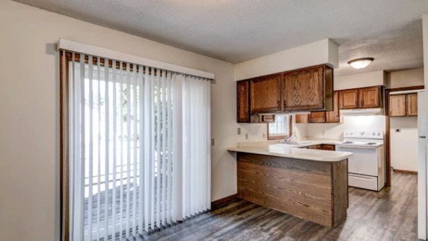 Kitchen & Dining Area