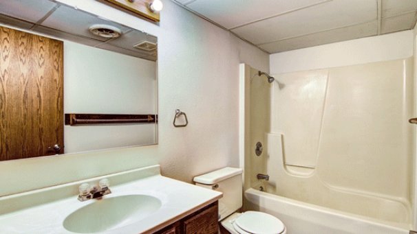 Full Bathroom